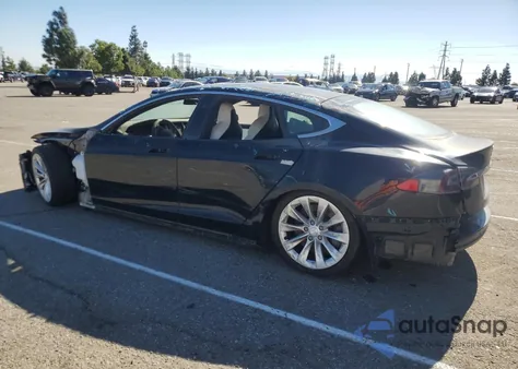 2019 Tesla Model S z USA, uszkodzony, nr VIN 5YJSA1E23KF337255